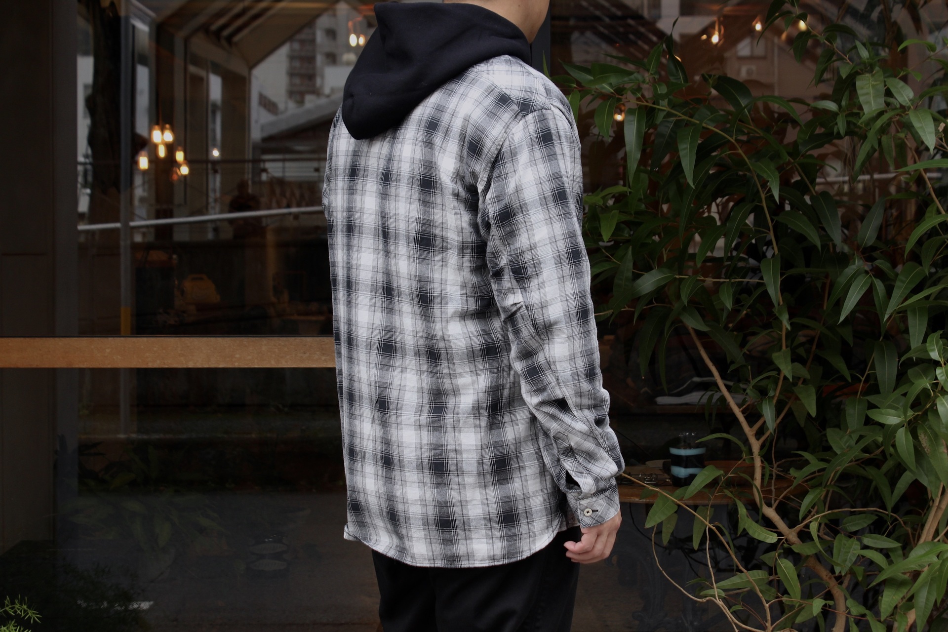 nonnative - WORKER PULLOVER SHIRT RELAXED FIT COTTON OMBRE PLAID